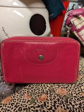 Women's Pink Longchamp Zip Around Wallet - Sleek Everyday Clutch